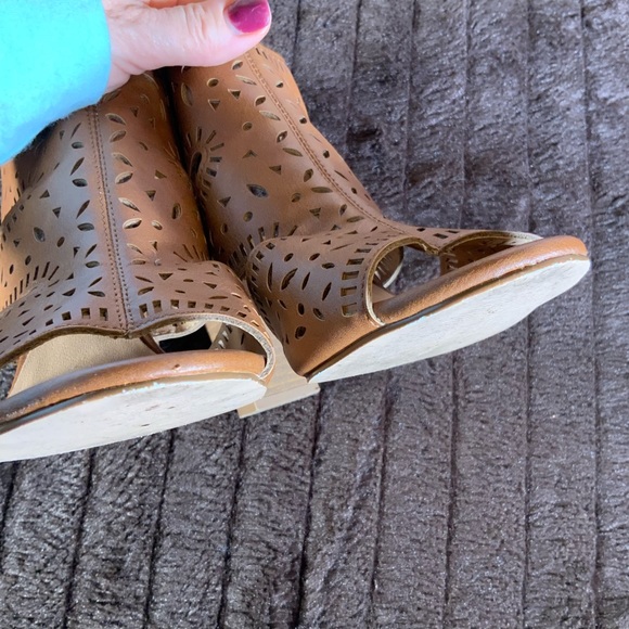 Blain Laser Cut Shootie Heel brown 3 1/4 heel 8 M - Picture 8 of 8